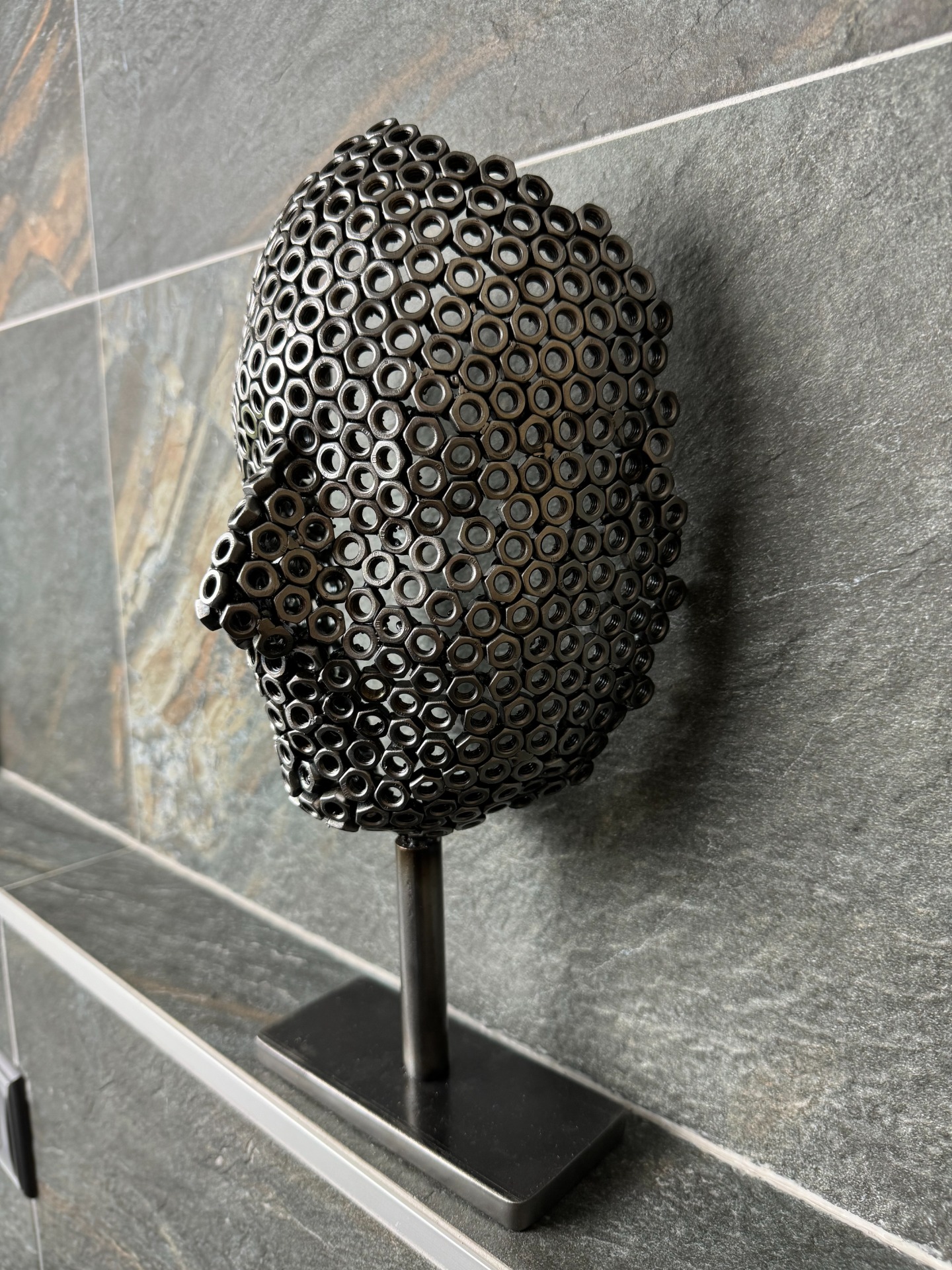 Experiment vytvoření obličeje podle sádrového odlitku